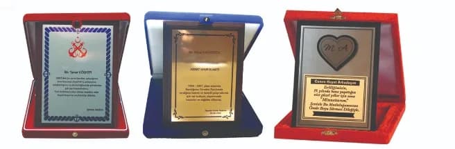 Plaket ve ödül